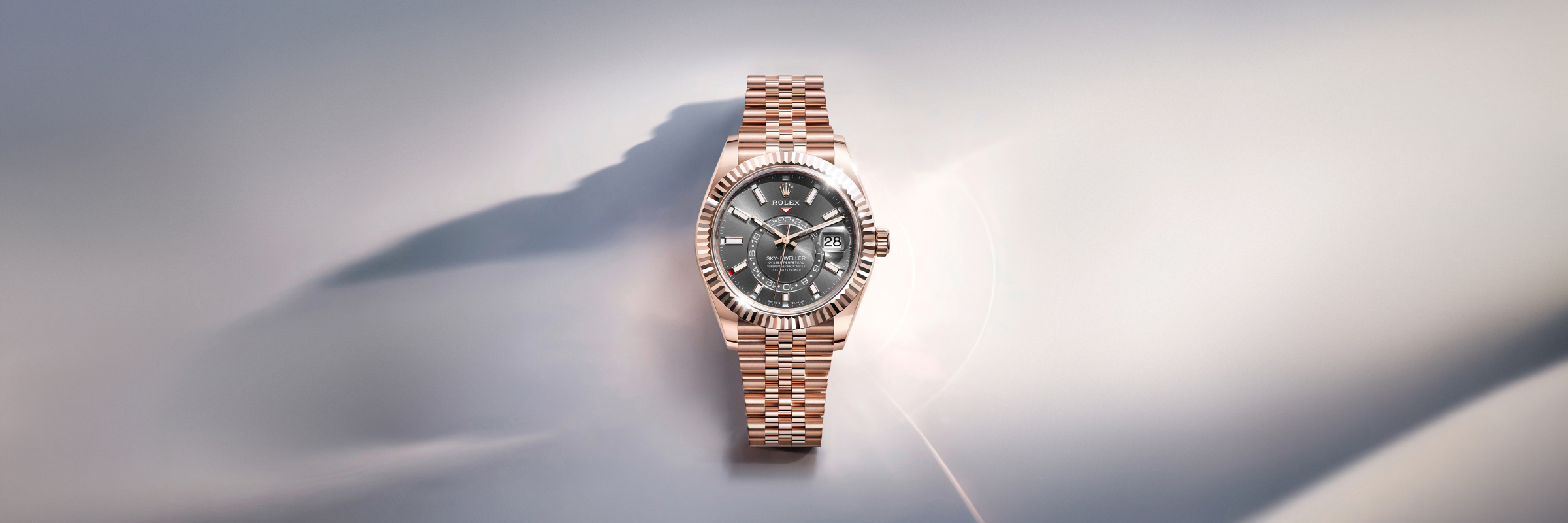 rolex-collection_banner-sky-dweller-cover-m336935-0008-landscape
