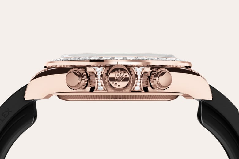 m126535tbr-0002-060__feature2portrait