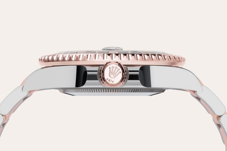 m126711chnr-0002-060__feature3portrait