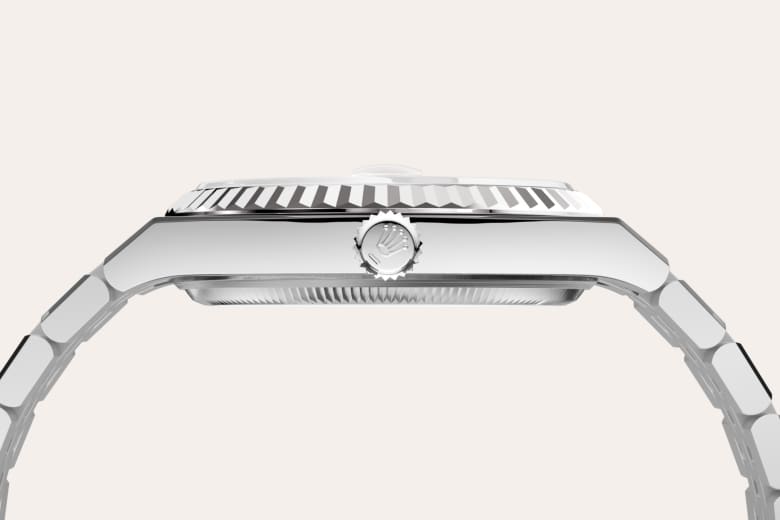 m127234-0001-060__feature3portrait