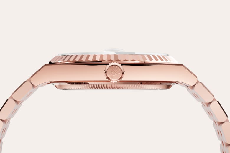 m127235-0001-060__feature3portrait