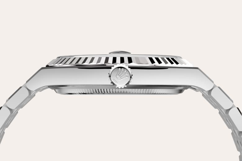 m127334-0001-060__feature3portrait