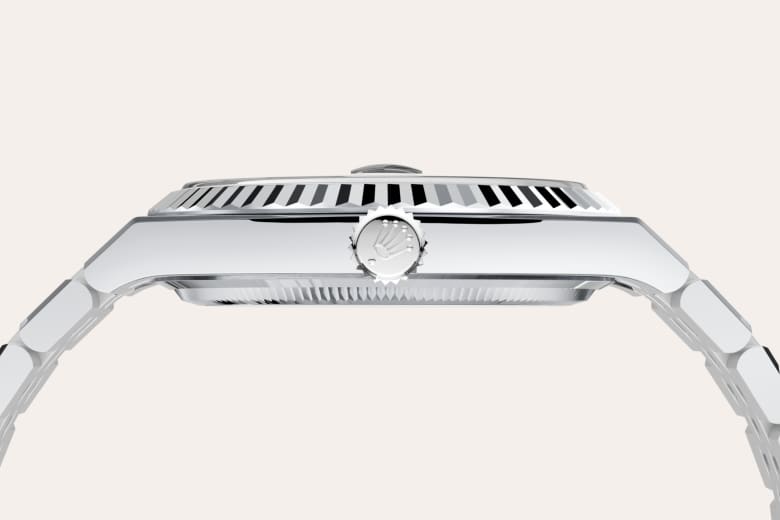 m127336-0001-060__feature3portrait