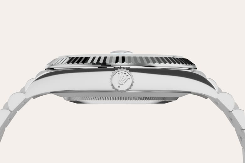 m228236-0012-060__feature3portrait